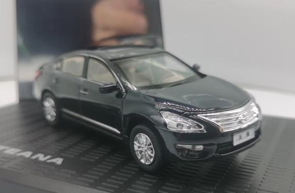 2013 Nissan Teana Diecast Car Model 1:43 Scale